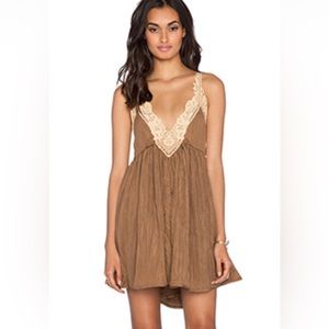 BNWOT Breathless Mini in Martini